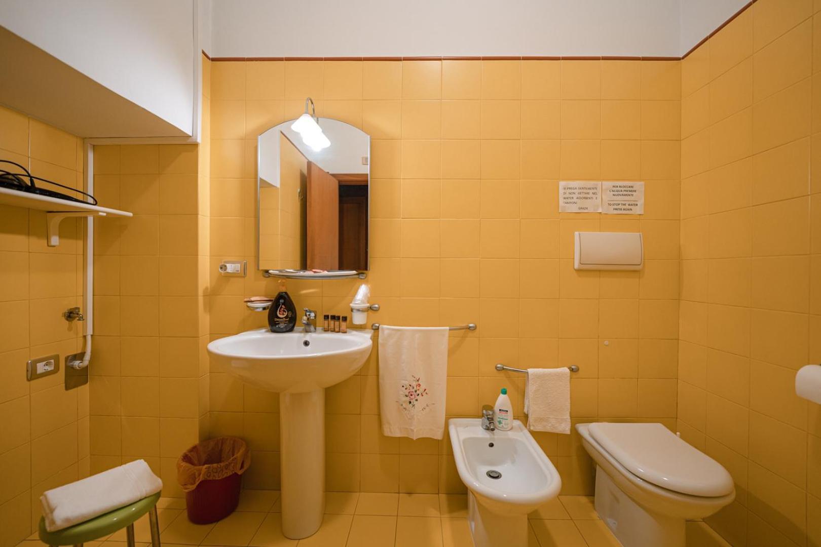 La Piccola Torre Hotell Bisceglie Eksteriør bilde
