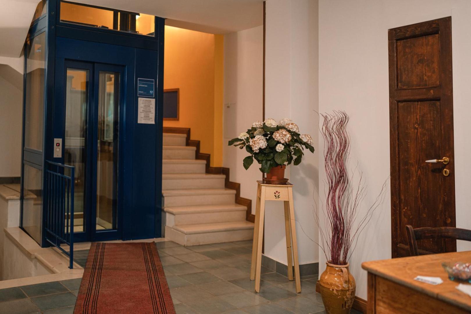 La Piccola Torre Hotell Bisceglie Eksteriør bilde